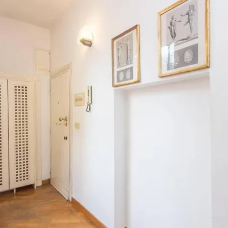 Pallaro Terrace Apartment Rome